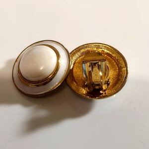 Pre-Owned Round white and Gold Earrings